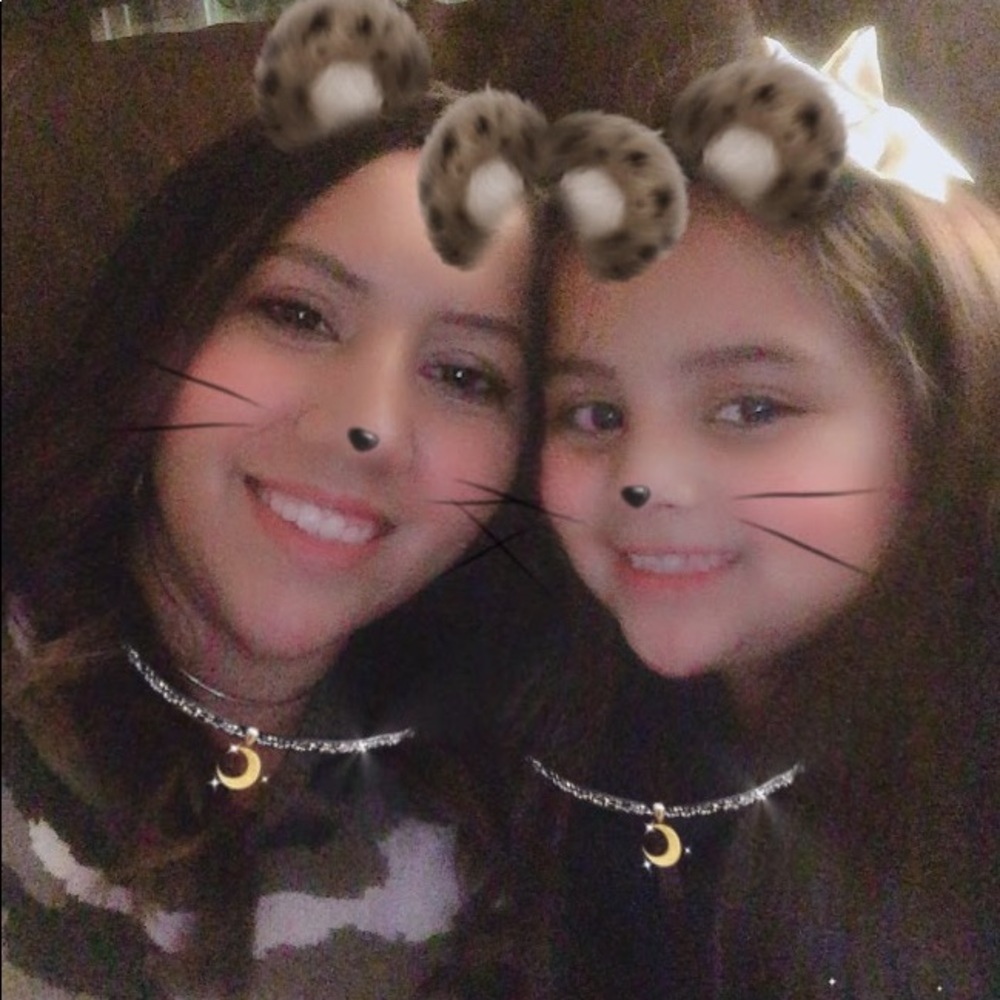 Meet your Posher, Cecy